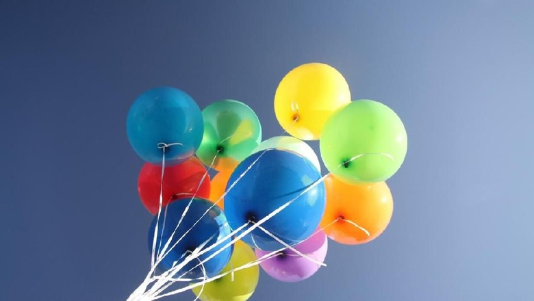gambar balon udara animasi