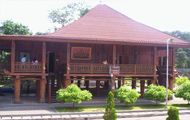 gambar Rumah Adat Lampung