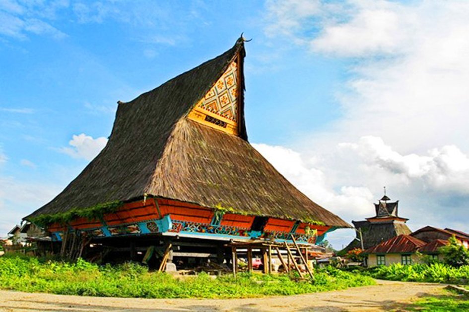 gambar rumah adat karo sumatera utara