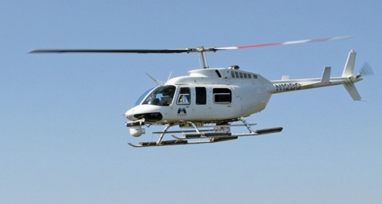 gambar helikopter pengangkut logistik