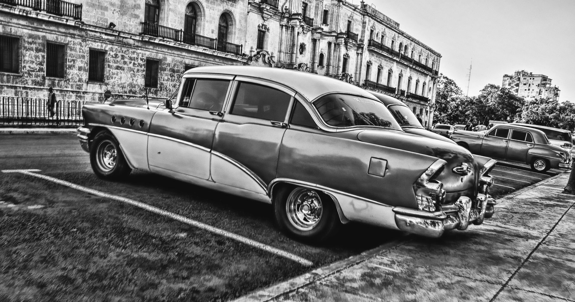 gambar hitam putih mobil klasik