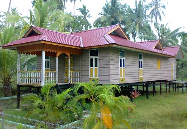 Rumah Adat Riau Rumah Melayu Atap LImas Potong