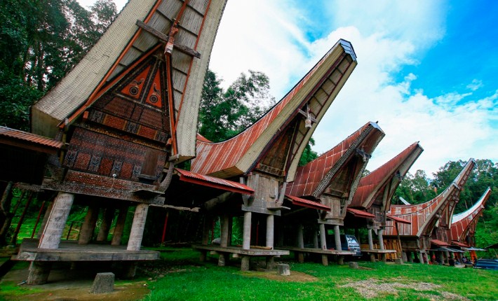 contoh hd Rumah Adat Sulawesi Selatan
