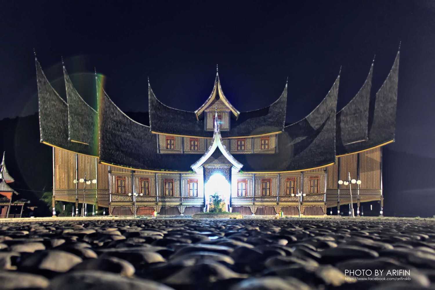 gambar rumah gadang rumah adat minangkabau