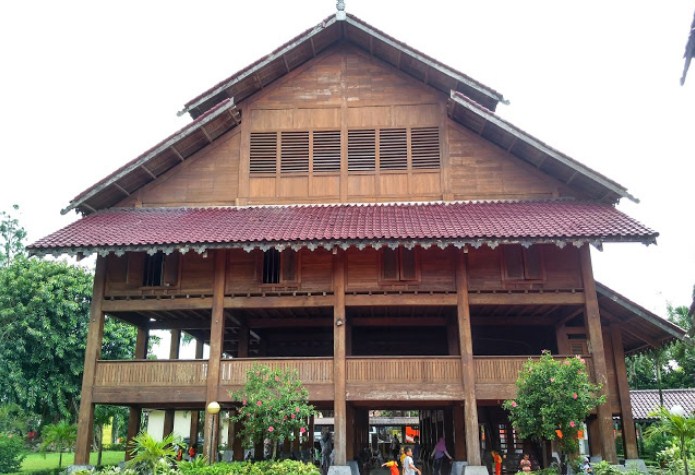 Rumah Adat Sulawesi Tenggara, Rumah Adat Banua Tada