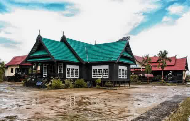 Contoh Rumah Adat Kalimantan Utara