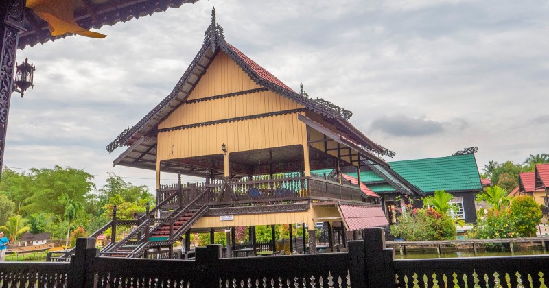 Rumah Adat Kalimantan Utara Rumah Baloy